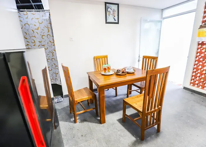 Gasthof White Blue House 7 -pvt Room, Shared Pool&kitchen Ubud